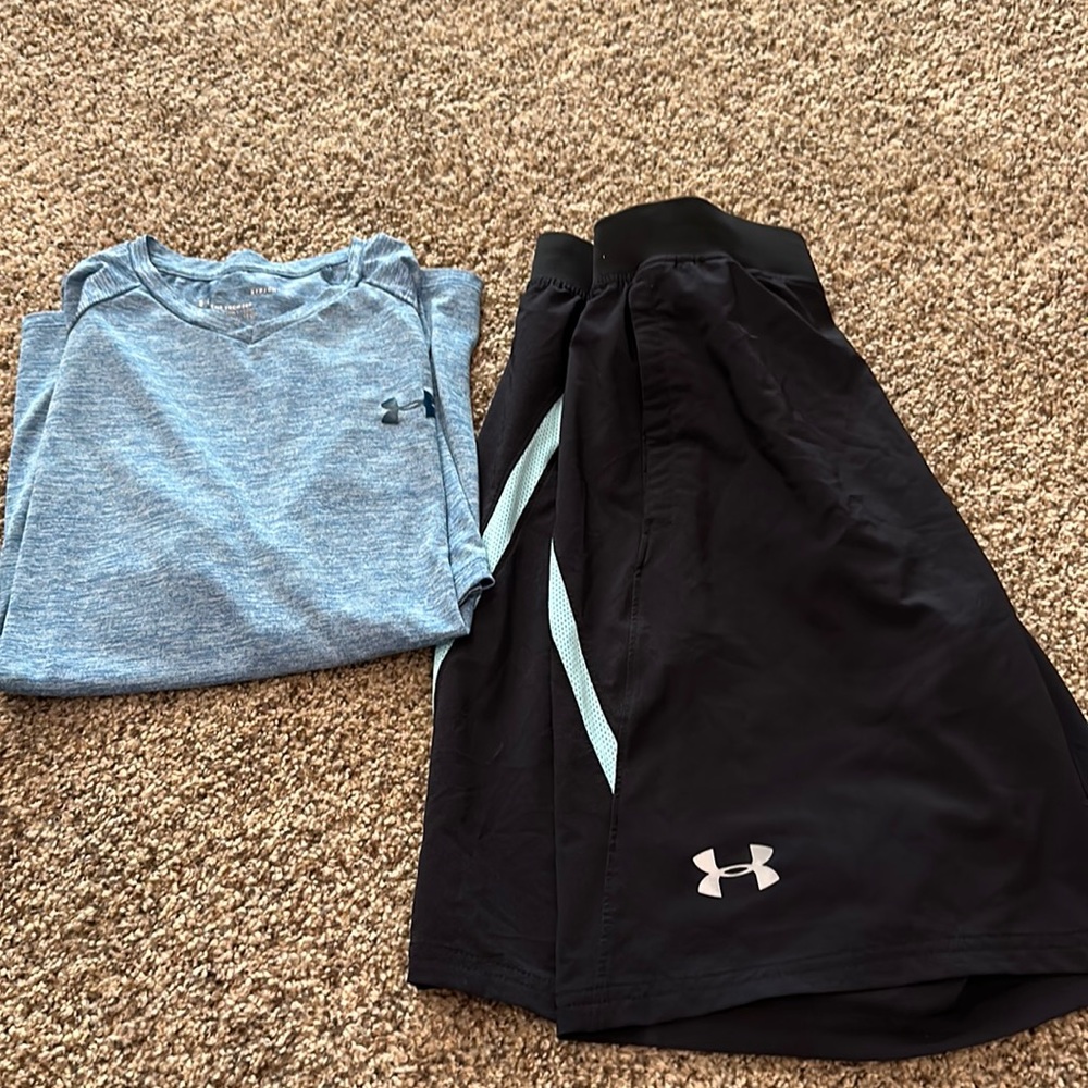 Under Armour Heatgear short sz M. Tech tee sz S.